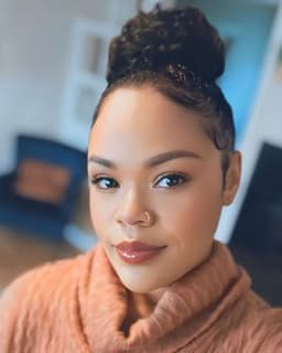 Simone Valencia Van Horn