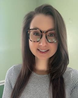 Caitlin E C Poloukhine