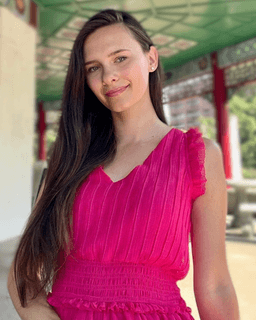 Kelly Kravchuk – Therapist