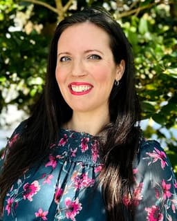 Vanna Winters (Ellie Mental Health of Naples)