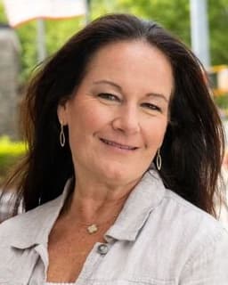 Jacqueline M McNamee