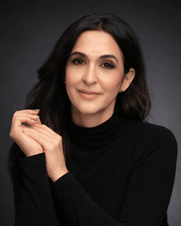 Dr. Ariana Iacobucci