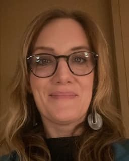 Amy Urbanowicz Cañas