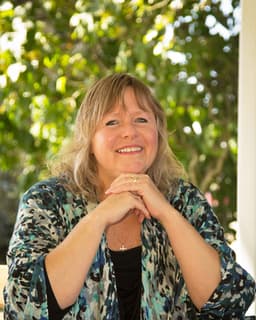 Stephanie R. Alvarez