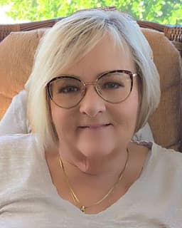 Vicki Ailey-Roberson