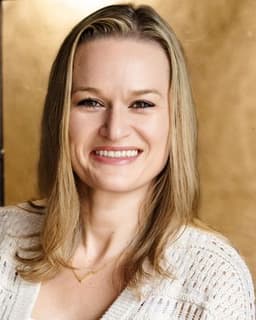 Dr. Alexis Schmiedigen