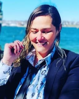 Jennifer Nakhai-Ashtiani