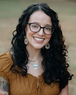 Livi Westbrook (Attento)