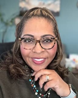 Rossina Schroeer-Santiago