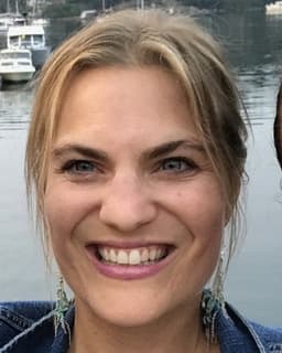 Elizabeth Baroni Lops