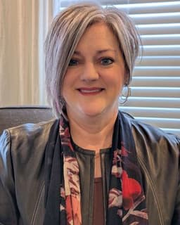 Sarah Holsinger-Friesen