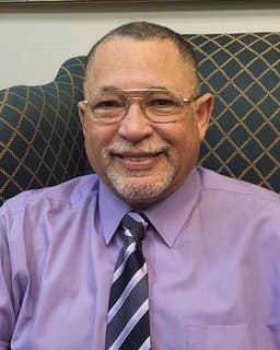 Dr. Omar Flores Taveras