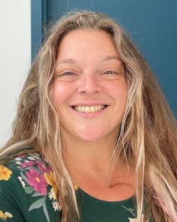 Carol Mackiewicz Neely