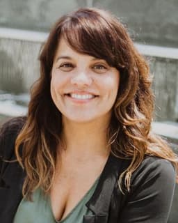 Nicolle Alex, Psychotherapist