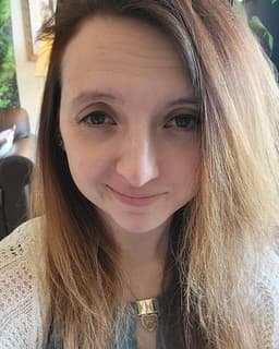 Kaitlin Patrzalek (Farver)