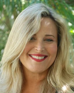 Barbara Jacobs Fistanic