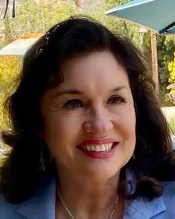 Dr. Nanette De Fuentes