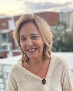 Dr. Zoë Teresa Folts