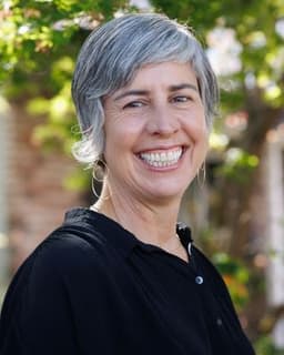 Stephanie Paravicini