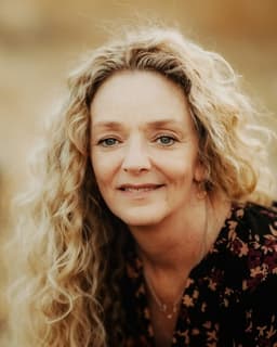 Cindy Cynthia Robertson