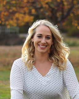 Garnet Flower Czuchta