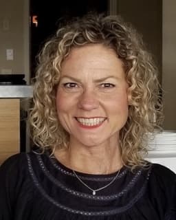 Sabrina P Lueth Walker