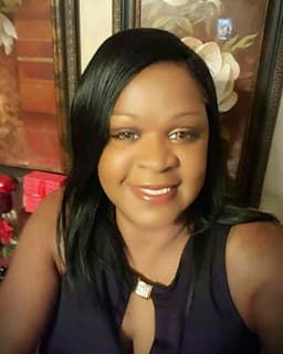 Evelyn Caples Chenier