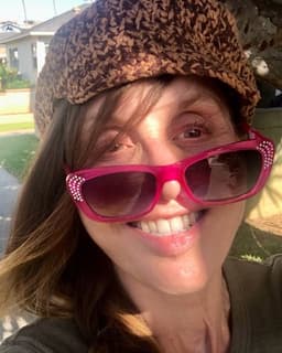 Online Therapy With Deborah Redmond