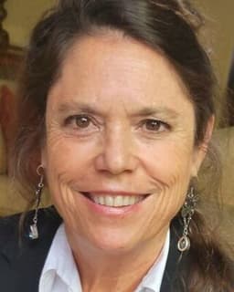 Elizabeth M Crawford