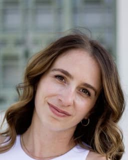 Alexandra J Matustik