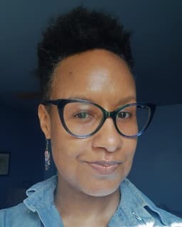 Melanie J. Davenport