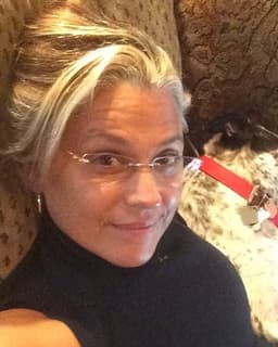 Michele D Santos-Launay