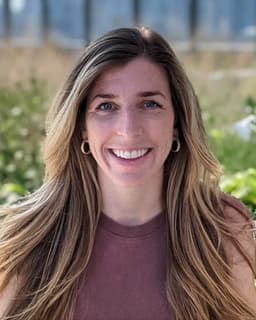 Emalee Pearson | Perinatal And Couples Therapist