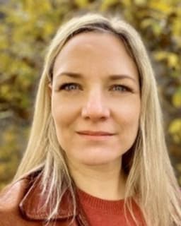 Rebecca L Dessertine