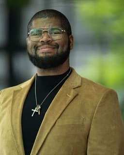 Dr. Quillian D Murphy