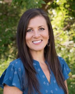 Lauren Laake DeVlieger