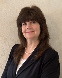 Stephanie J Buchanan