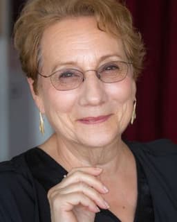 Lynn Macarin-Mara