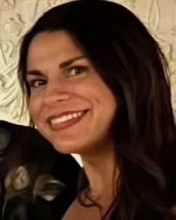 Tara Palma Vourazeris