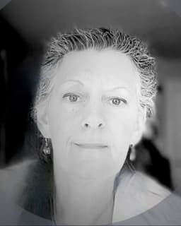 Dr. Elizabeth Arnold