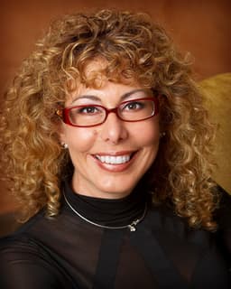 Mena Charalambidis-Urban