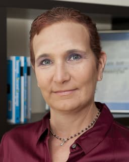 Jennifer Powell-Lunder