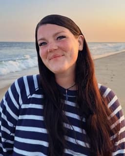 Hannah Leigh Van Ronk