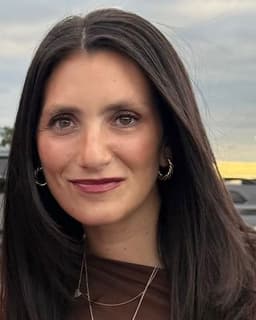 Stephanie M Halesworth