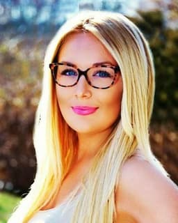 Lauren Hunter, LCSW, PMH-C Birth trauma specialist