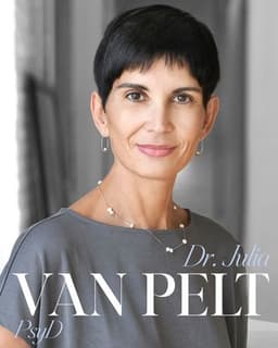 Dr. Julia van Pelt
