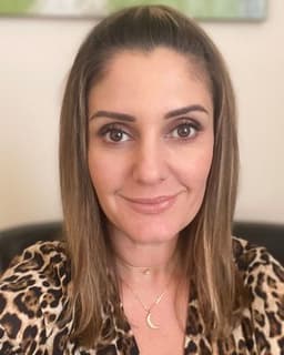 Victoria L Markouizos