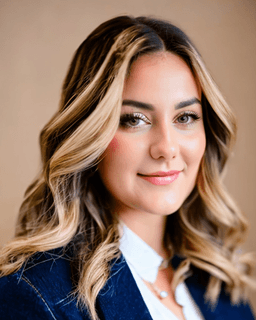 Lindsay Lee Littleton