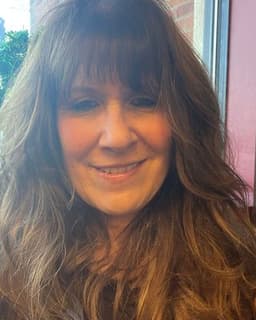 Lisa Robin Klein Schneider