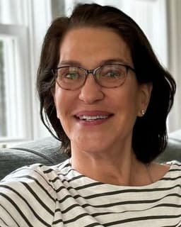 Dr. Scarlett Leas Robertson